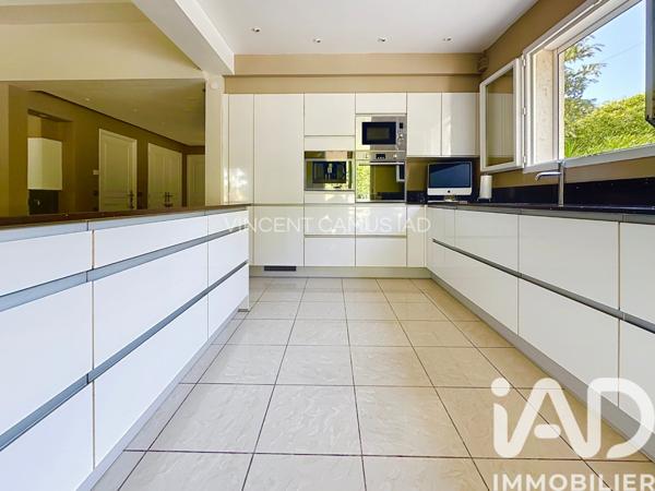 Maison à vendre 5 pièces 188 m² Saint-Cyr-sur-Mer