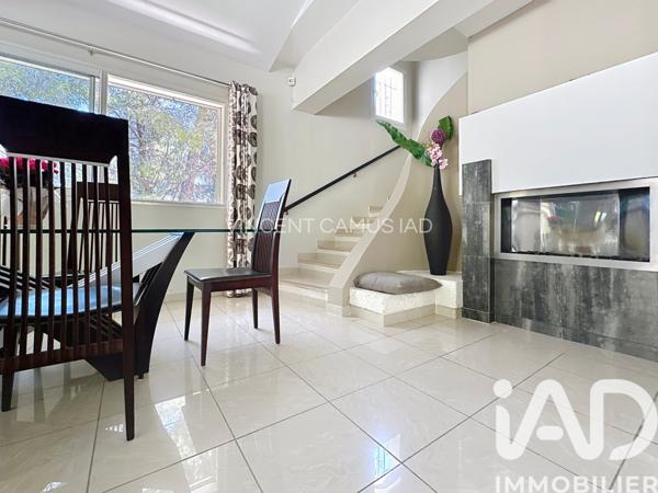 Maison à vendre 5 pièces 188 m² Saint-Cyr-sur-Mer