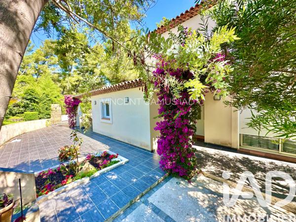 Maison à vendre 5 pièces 188 m² Saint-Cyr-sur-Mer