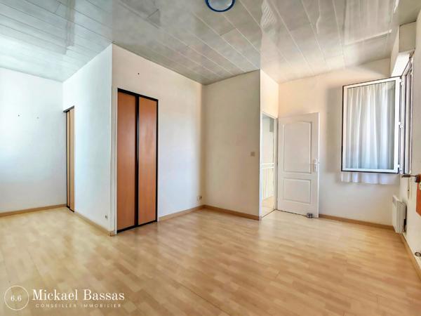 Maison
         5 pièces
        - 141 m² Exclusivité 270 000 € *