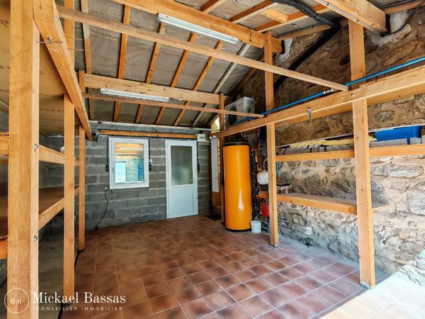 Maison
         5 pièces
        - 141 m² Exclusivité 270 000 € *