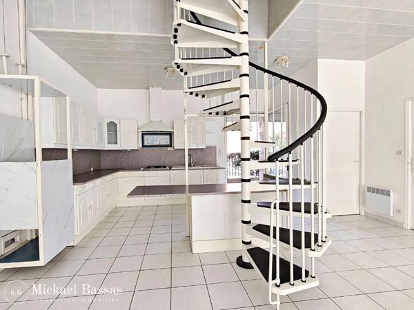 Maison
         5 pièces
        - 141 m² Exclusivité 270 000 € *