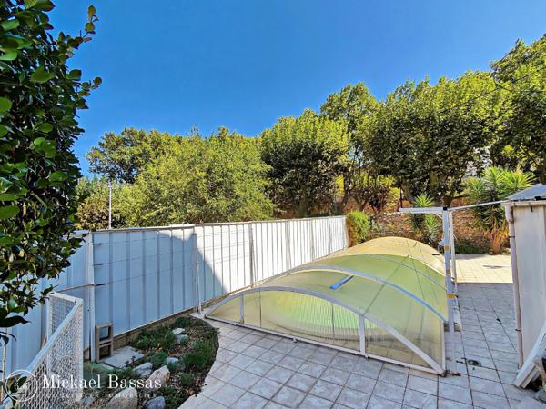Maison
         5 pièces
        - 141 m² Exclusivité 270 000 € *