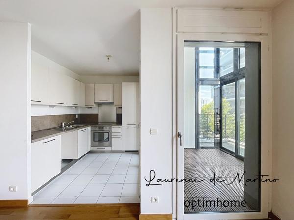Duplex 3 pièces au 2ᵉ et 3ᵉ étage avec balcon, loggia et parking, proche RER A Nanterre-Ville.
