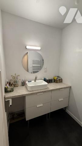 MORLAIX, centre, appartement de 84m² entièrement rénové, deux chambres