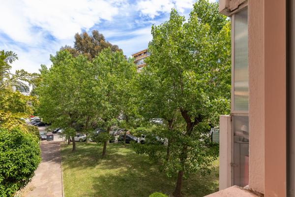 4 PIÈCES TRAVERSANT RÉNOVÉ – 3 CHAMBRES – TERRASSE PLEIN SUD – PARKING – CAVE
