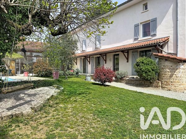 Maison à vendre 6 pièces 270 m² Reyrieux