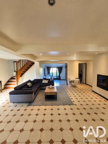 Maison à vendre 5 pièces 131 m² Saint-Cyr-sur-Morin