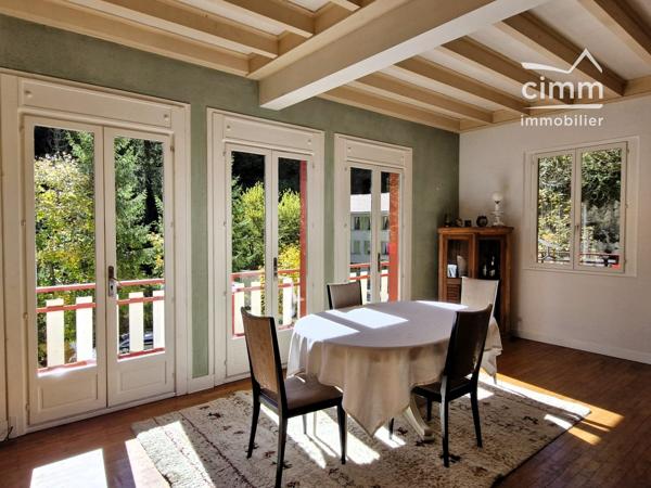 À vendre : Ancien Hôtel des Grands Goulets - bâtiment historique au cœur du Vercors.
