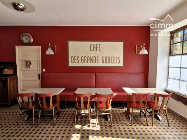 À vendre : Ancien Hôtel des Grands Goulets - bâtiment historique au cœur du Vercors.