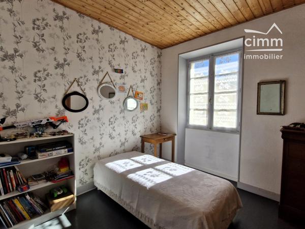 À vendre : Ancien Hôtel des Grands Goulets - bâtiment historique au cœur du Vercors.