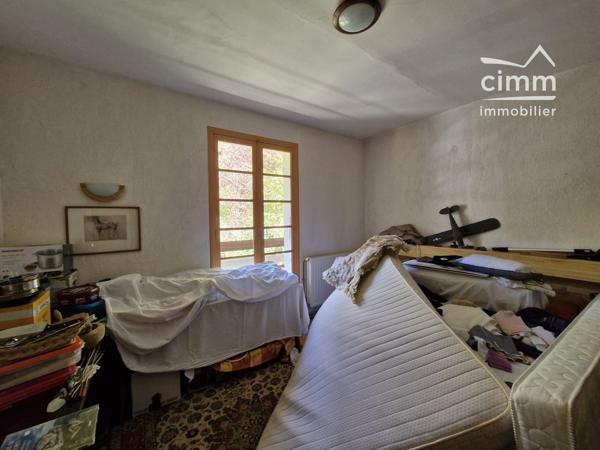 À vendre : Ancien Hôtel des Grands Goulets - bâtiment historique au cœur du Vercors.