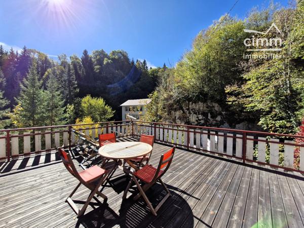 À vendre : Ancien Hôtel des Grands Goulets - bâtiment historique au cœur du Vercors.