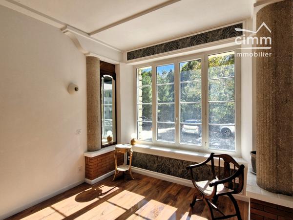 À vendre : Ancien Hôtel des Grands Goulets - bâtiment historique au cœur du Vercors.