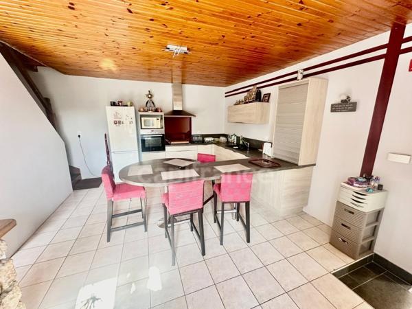 EXCLUSIVITÉ - Maison à vendre 6 pièces avec dépendances et hangars à PLOUNEVEZEL (29)