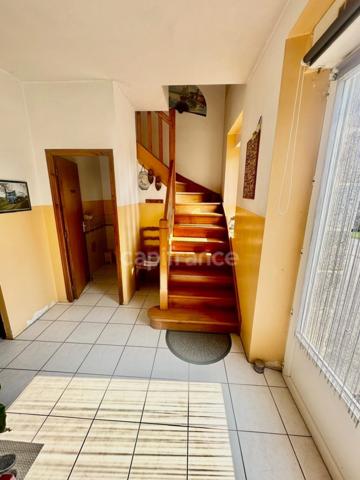 EXCLUSIVITÉ - Maison à vendre 6 pièces avec dépendances et hangars à PLOUNEVEZEL (29)