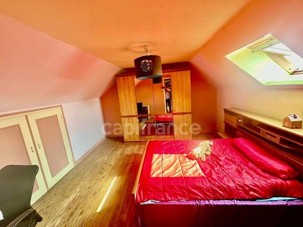 EXCLUSIVITÉ - Maison à vendre 6 pièces avec dépendances et hangars à PLOUNEVEZEL (29)