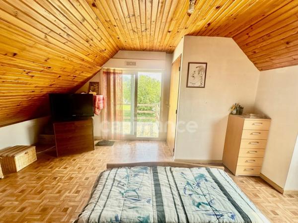 EXCLUSIVITÉ - Maison à vendre 6 pièces avec dépendances et hangars à PLOUNEVEZEL (29)