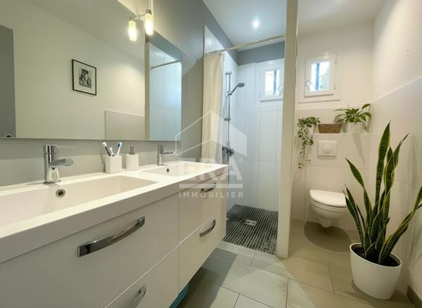 Plain-pied avec piscine et jardin à Saint-Didier