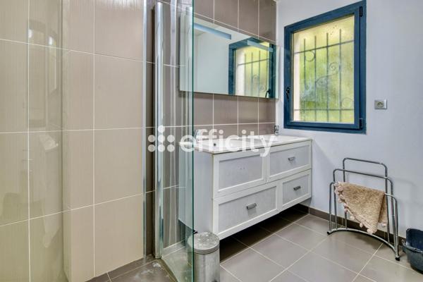 Maison 5 pièces - 246 m² Exclusivité efficity