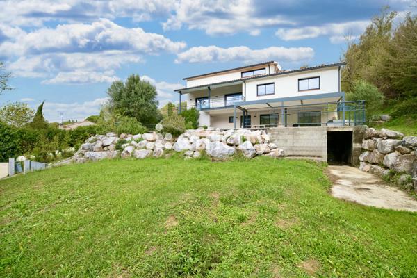 Maison 5 pièces - 246 m² Exclusivité efficity