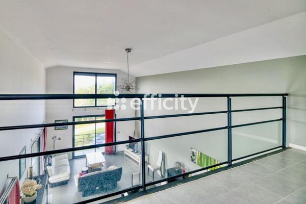 Maison 5 pièces - 246 m² Exclusivité efficity