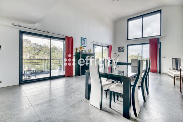 Maison 5 pièces - 246 m² Exclusivité efficity