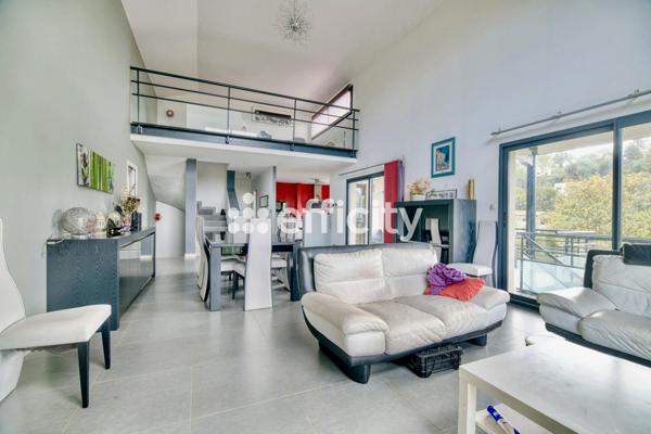 Maison 5 pièces - 246 m² Exclusivité efficity