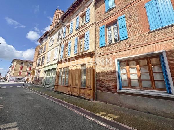 A VENDRE - Montesquieu Volvestre - ENSEMBLE IMMOBILIER A RENOVER