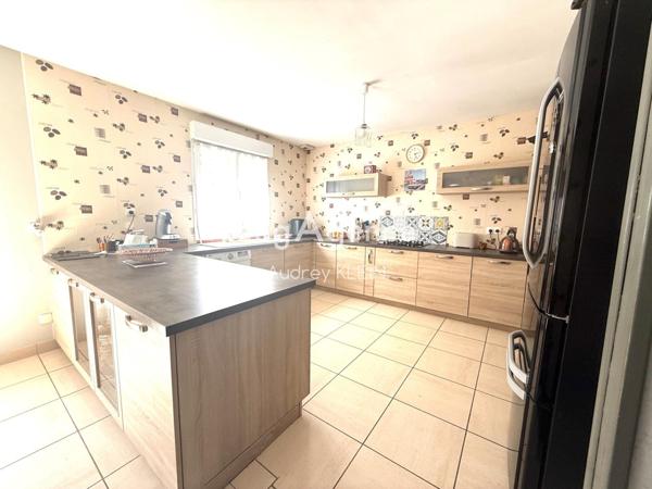 Maison à SAVIGNY-SUR-CLAIRIS, 89150 - 7 pièces 120m²