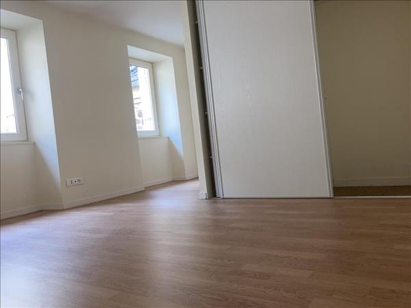 Maison à louer 688 € CC MEYSSAC 4 p 147 m² DPE C