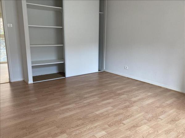 Maison à louer 688 € CC MEYSSAC 4 p 147 m² DPE C