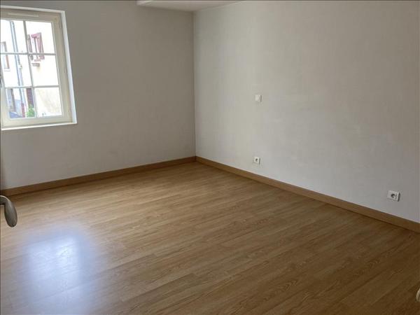 Maison à louer 688 € CC MEYSSAC 4 p 147 m² DPE C