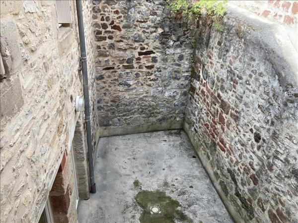 Maison à louer 688 € CC MEYSSAC 4 p 147 m² DPE C