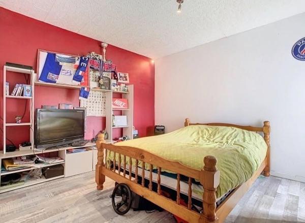 Maison avec 4 chambres + 190m² de dépendances