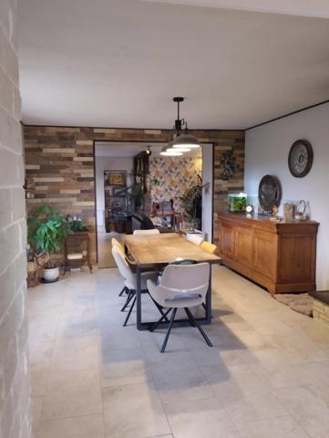 Maison avec 4 chambres + 190m² de dépendances