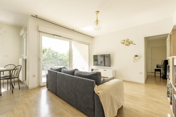 Appartement
         3 pièces
        - 63 m² Exclusivité 179 000 € *