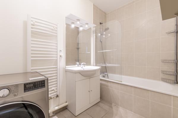 Appartement
         3 pièces
        - 63 m² Exclusivité 179 000 € *