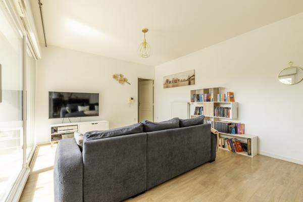Appartement
         3 pièces
        - 63 m² Exclusivité 179 000 € *