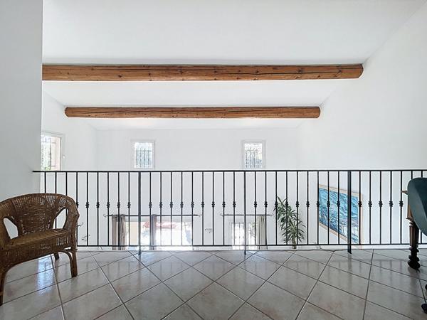 A vendre : maison T7 de 177m2 sur parcelle de 3220m2 à Eguilles 13510