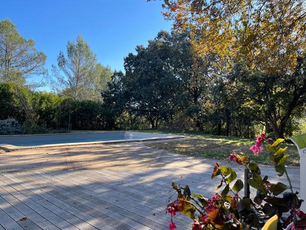 A vendre : maison T7 de 177m2 sur parcelle de 3220m2 à Eguilles 13510