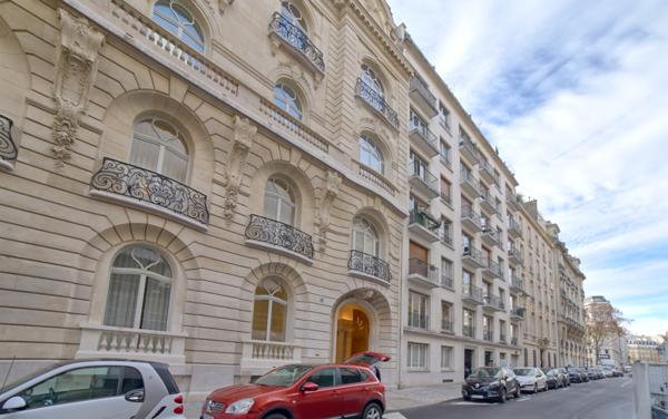 Paris (75008) Vente d'un viager d'exception à PARIS 8ème Charles de Gaulle Étoile !