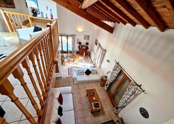 Magnifique maison en pierre rénovée avec jardin et garage