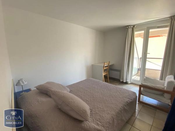 Appartement à louer 1 pièce 31.91m² Nîmes (30000)