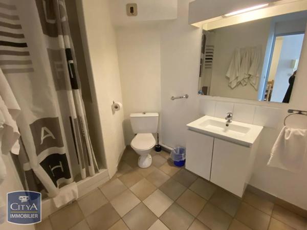 Appartement à louer 1 pièce 31.91m² Nîmes (30000)