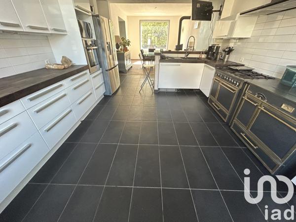 Maison 6 pièces de 222 m² à TÉTEGHEM (59229)