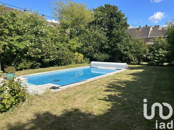 Maison 6 pièces de 222 m² à TÉTEGHEM (59229)