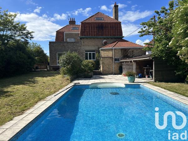 Maison 6 pièces de 222 m² à TÉTEGHEM (59229)