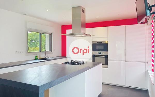 Maison à vendre    5 pièces •  Guer