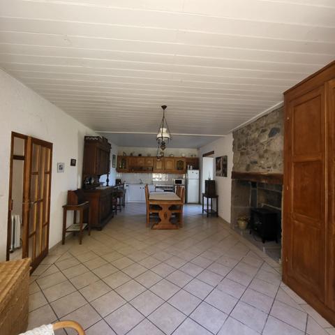 Belle maison en pierres lauzes et ardoises Apchon (15400)
